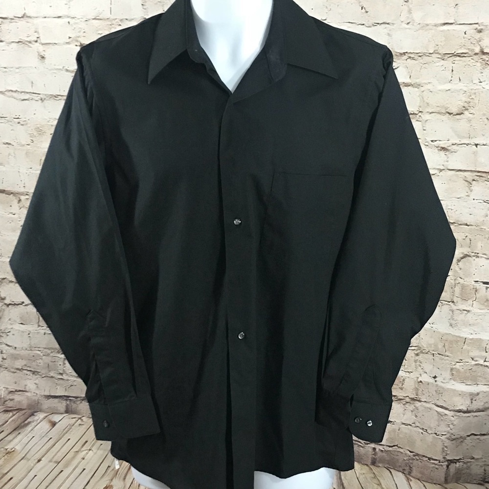 Van Heusen poplin, button-up dress shirt